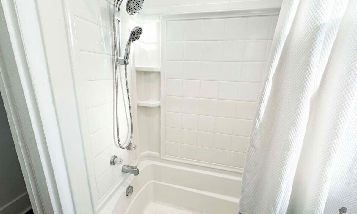 Photo of Bathroom in Point Breeze North