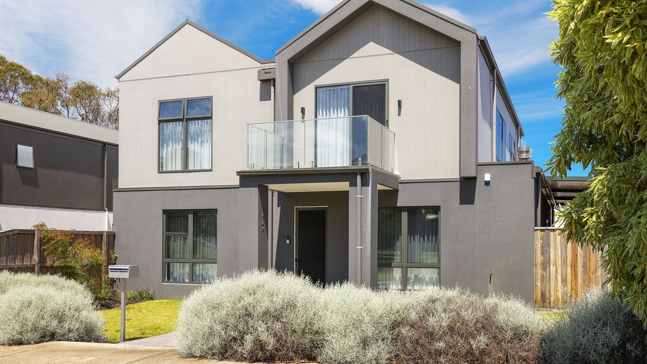 Photo of Others in Rhyll