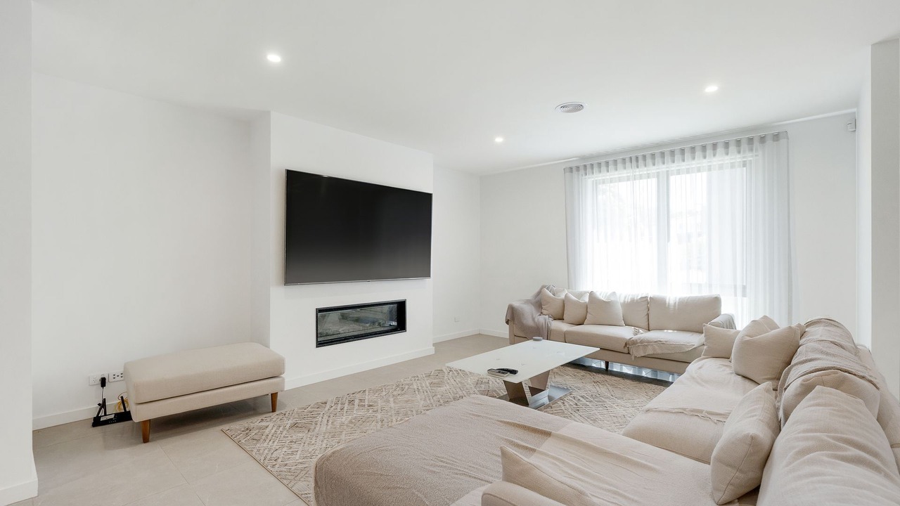 Photo of Livingroom in Rhyll