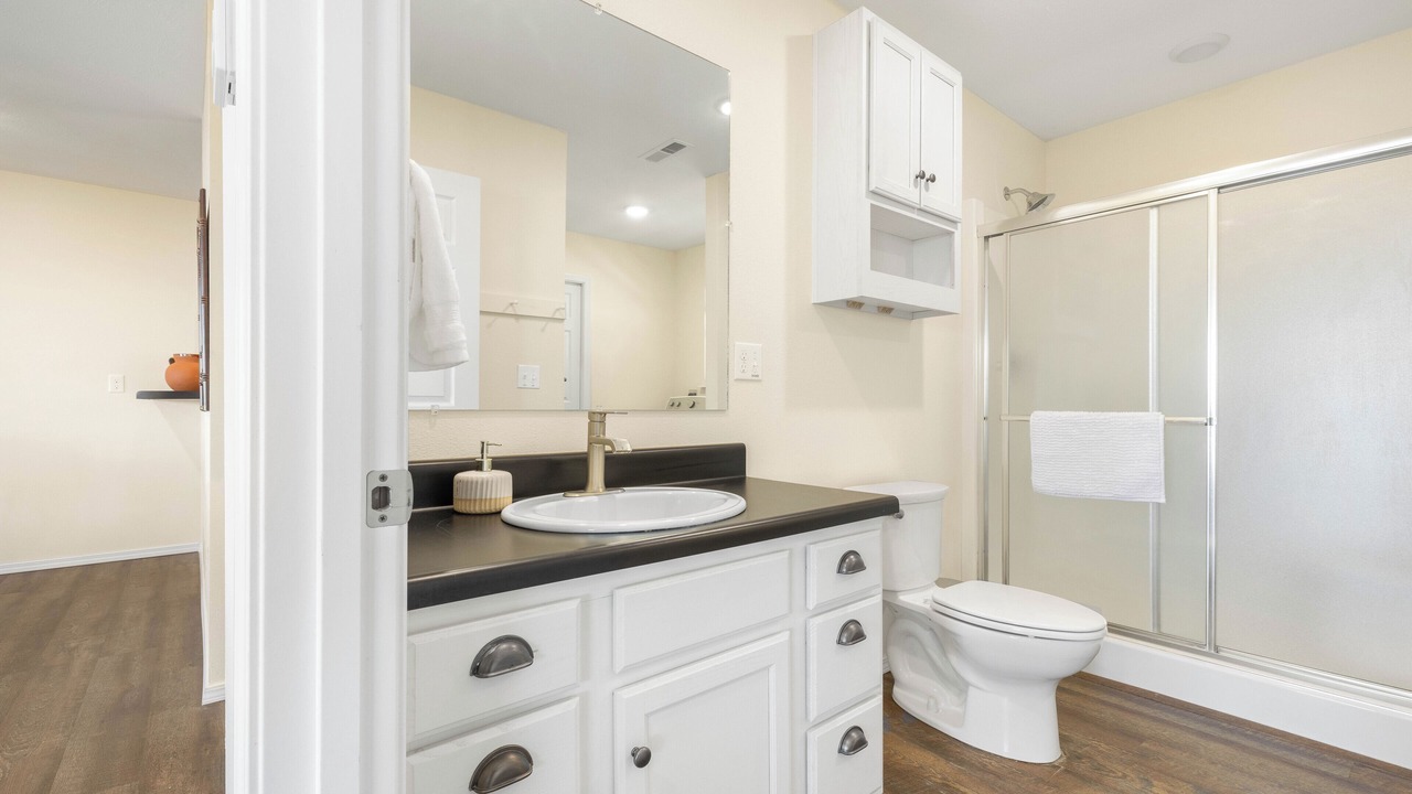 Photo of Bathroom in Jasper
