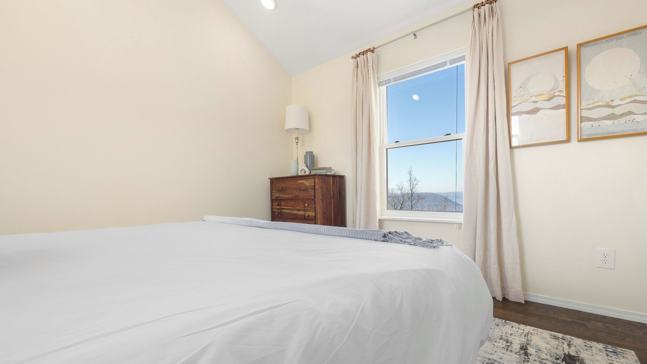 Photo of Bedroom in Jasper