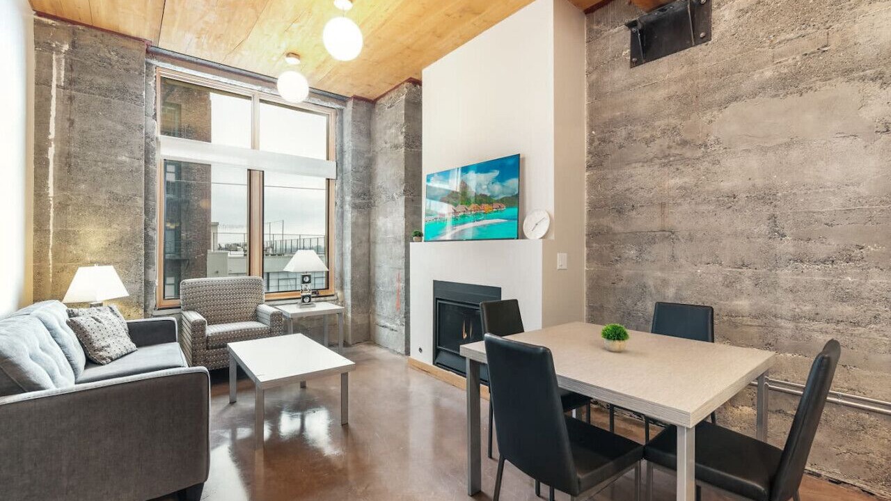 Photo of Livingroom in New Tacoma