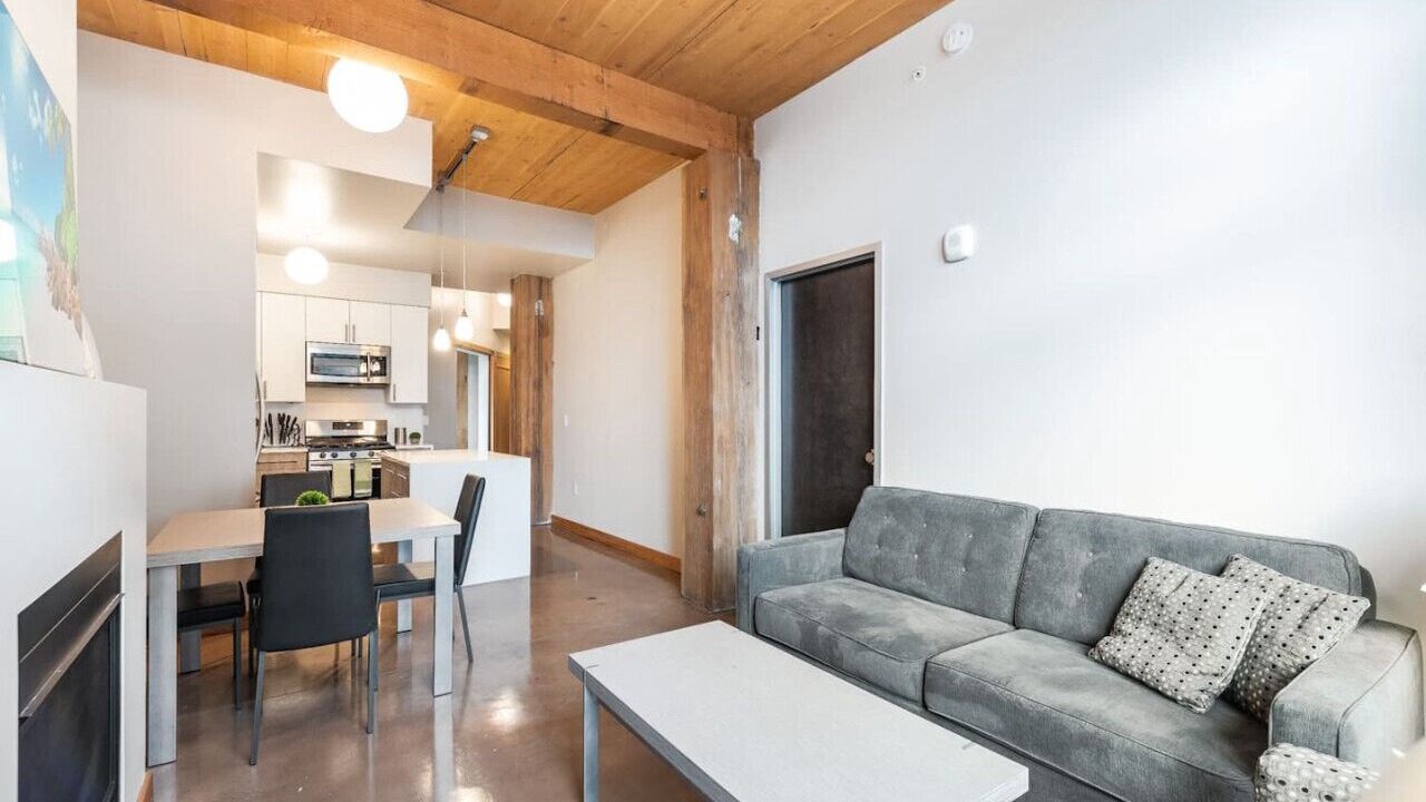 Photo of Livingroom in New Tacoma