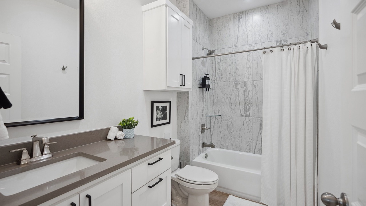 Photo of Bathroom in Point Venture