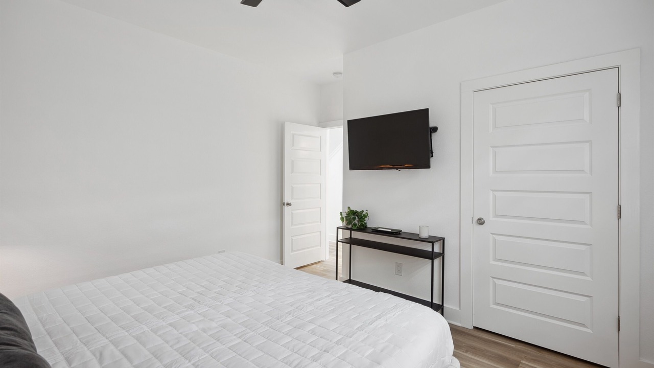 Photo of Bedroom in Point Venture