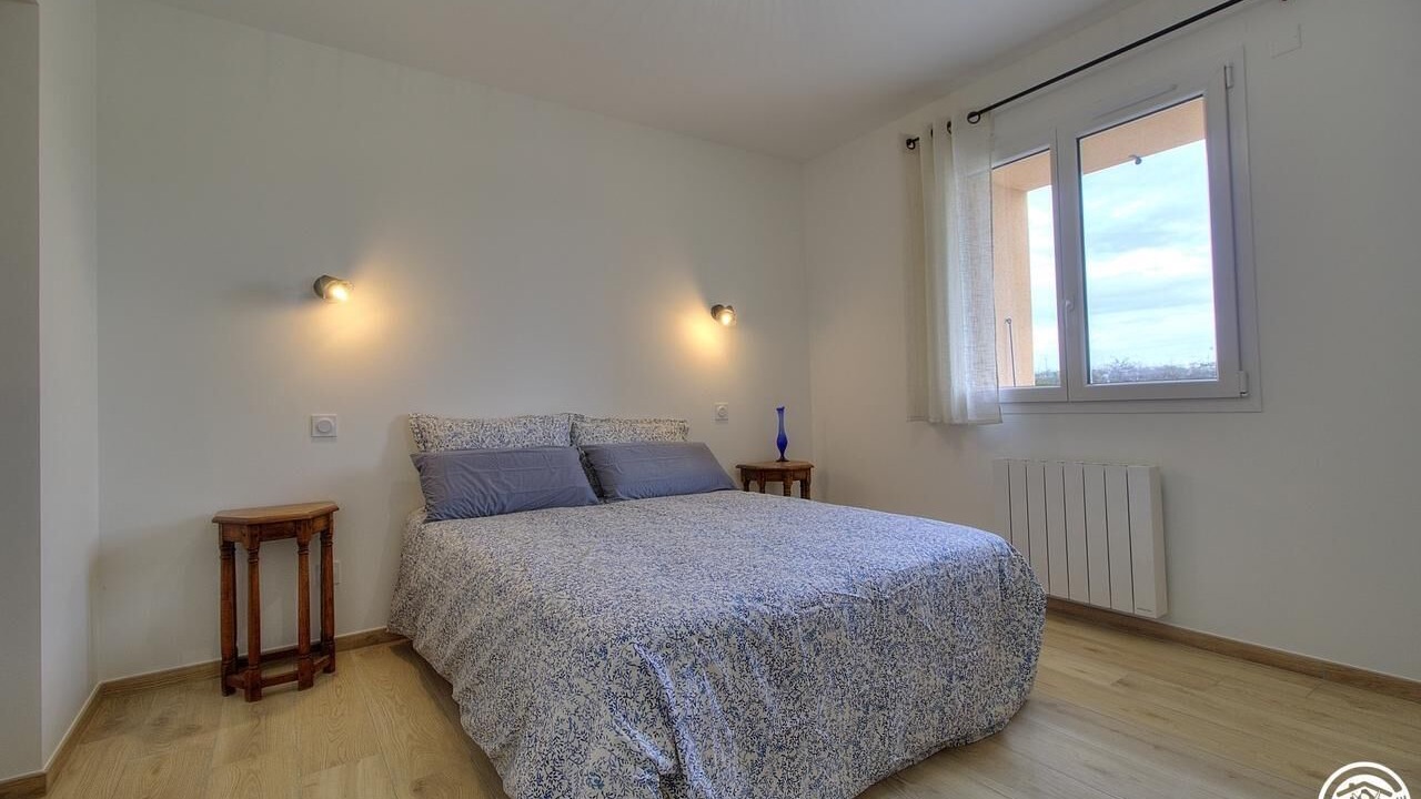 Photo of Bedroom in Saint-Benigne