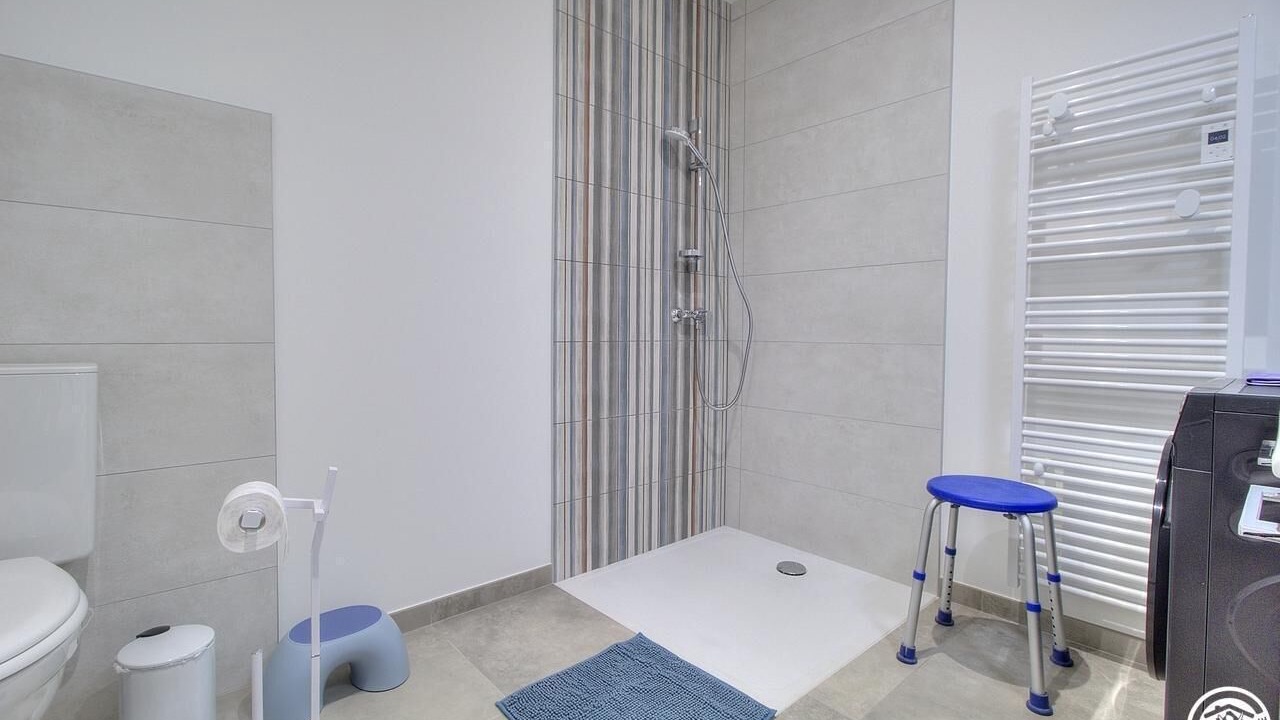 Photo of Bathroom in Saint-Benigne