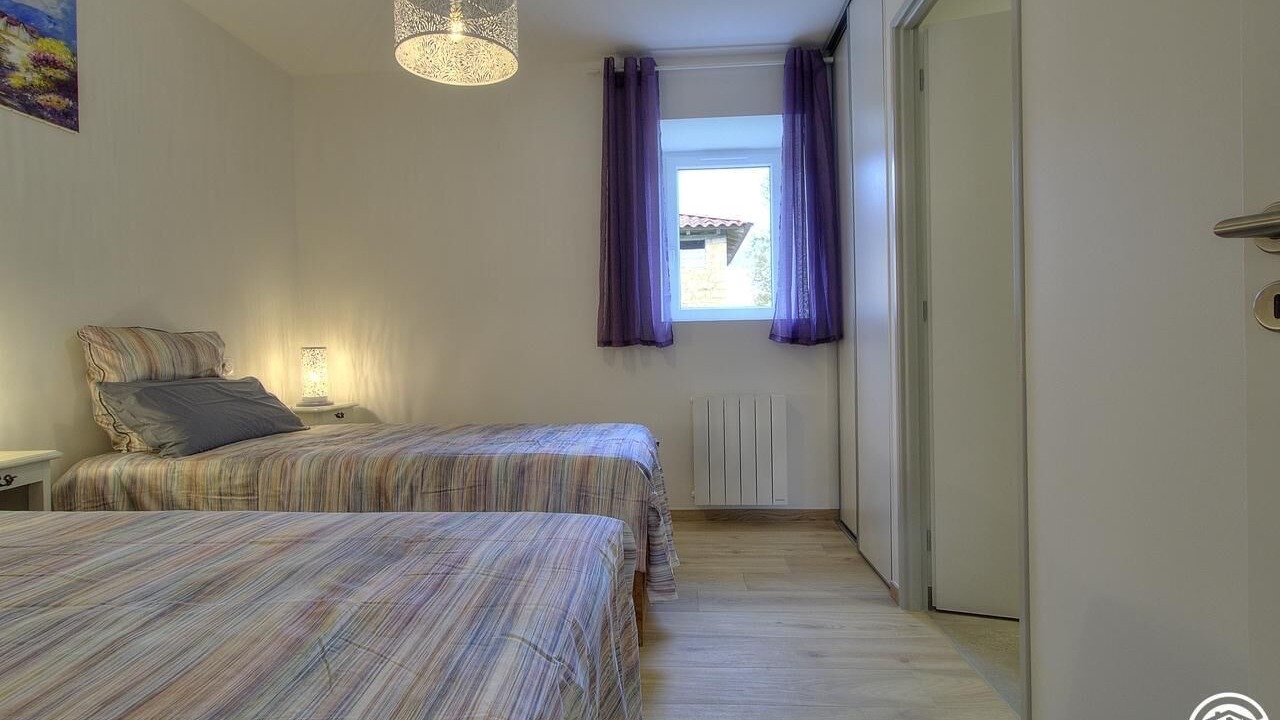 Photo of Bedroom in Saint-Benigne