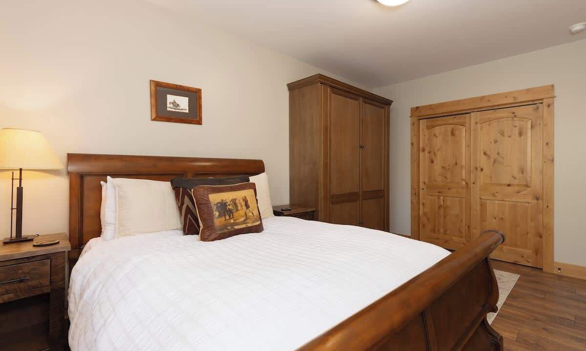Photo of Bedroom in Spanish Peaks