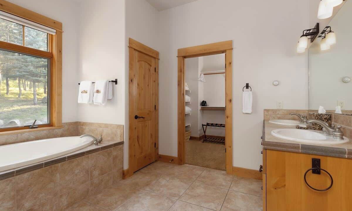 Photo of Bathroom in Spanish Peaks