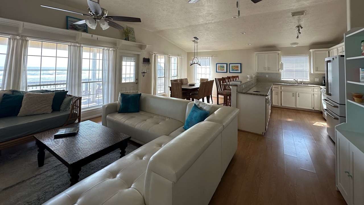 Photo of Livingroom in Surfside Beach