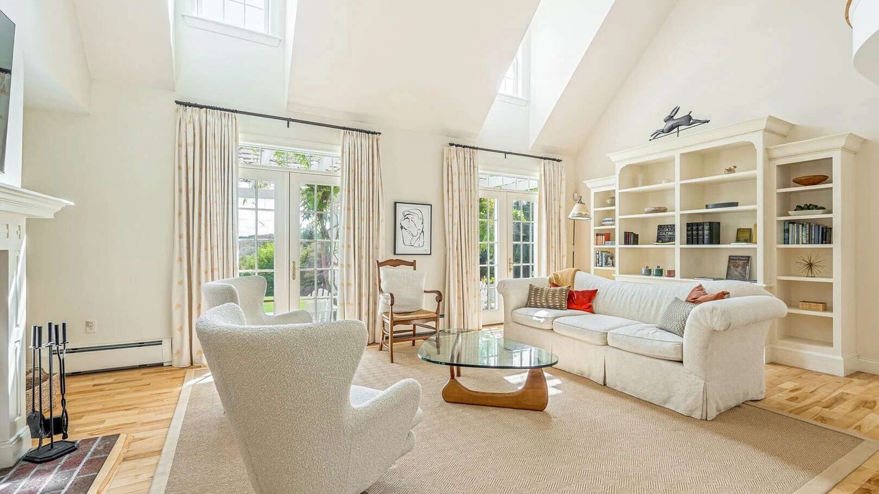 Photo of Livingroom in West Hartford