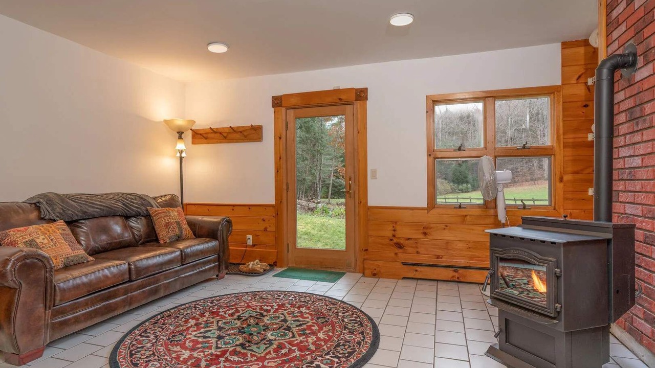 Photo of Livingroom in White River Junction