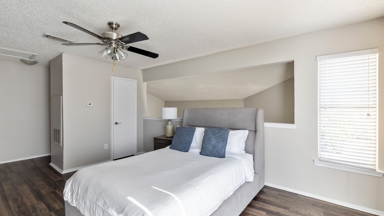 Photo of Bedroom in Grand Prairie