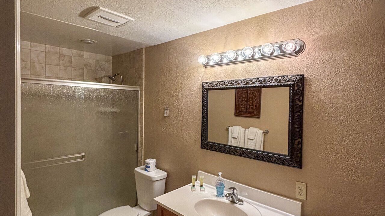 Photo of Bathroom in Kerby