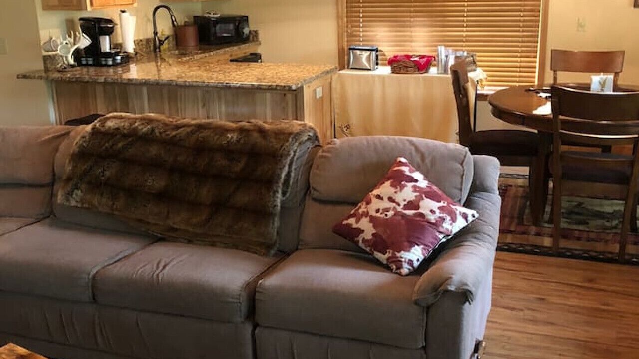 Photo of Livingroom in Cave Junction