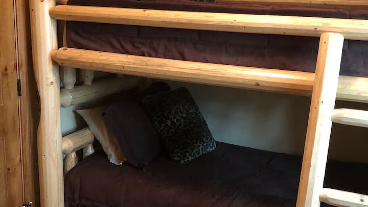 Photo of Bedroom in Cave Junction