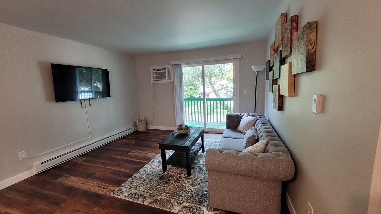Photo of Livingroom in East Lansing