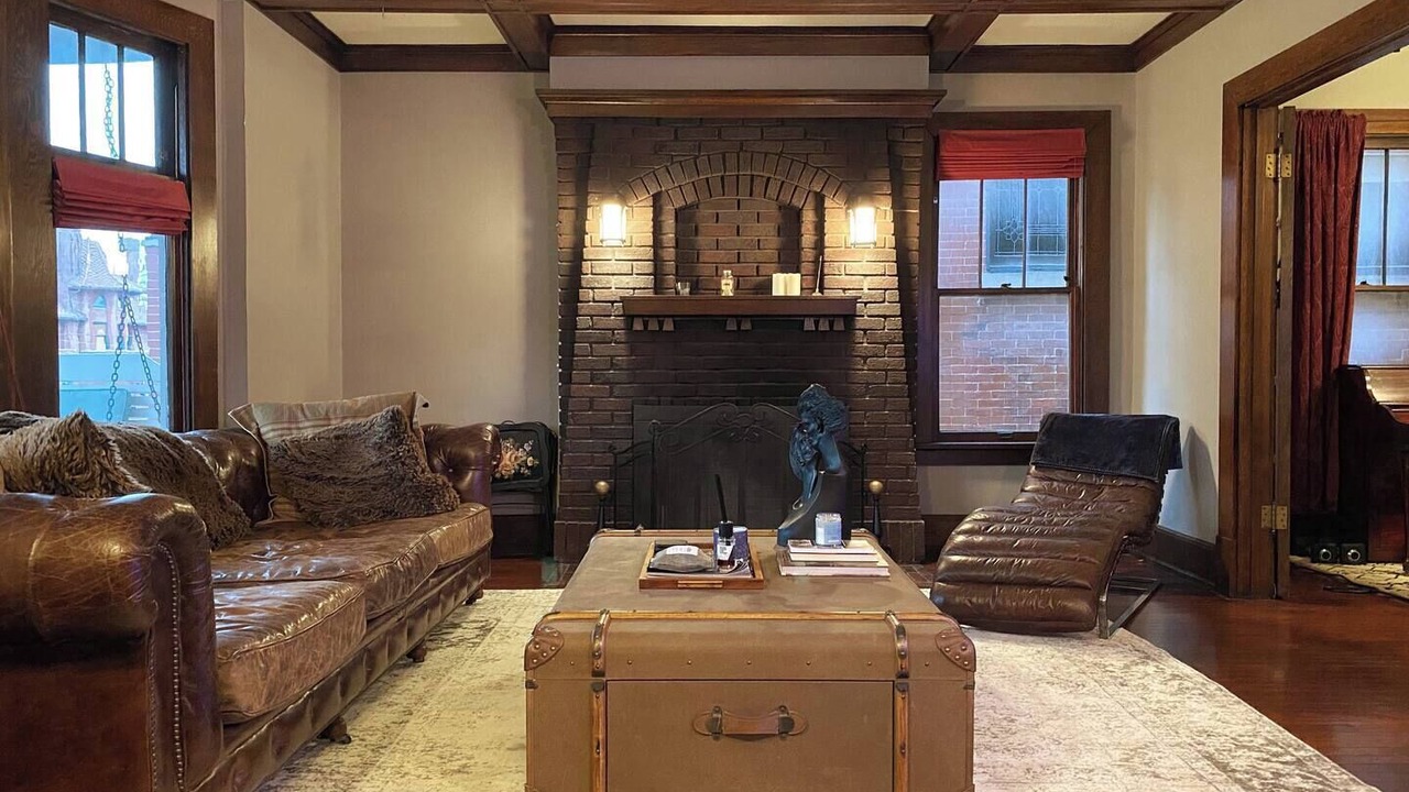 Photo of Livingroom in Victorian Village