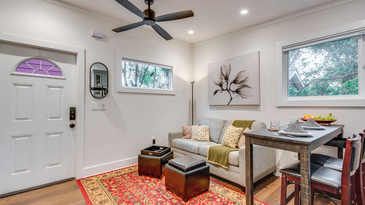 Photo of Livingroom in Old Fourth Ward