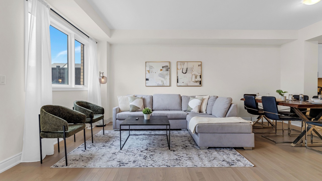 Photo of Livingroom in Oakville
