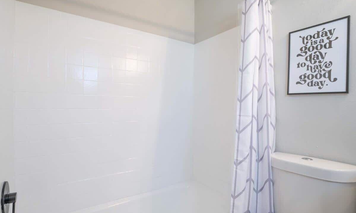 Photo of Bathroom in East Ocean View