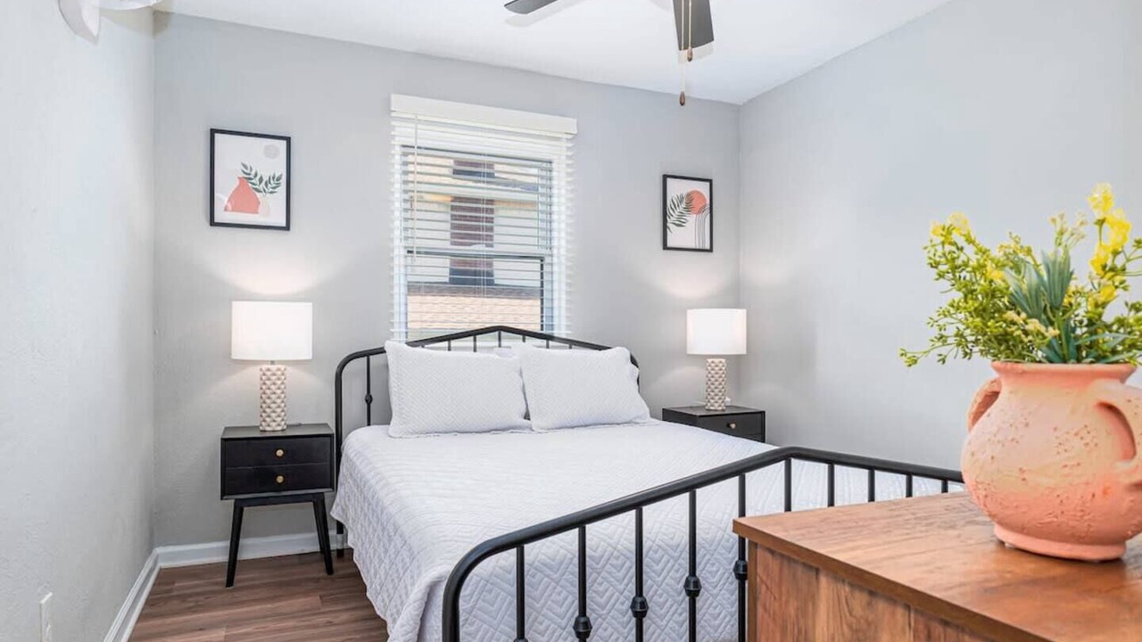 Photo of Bedroom in Cottage Line
