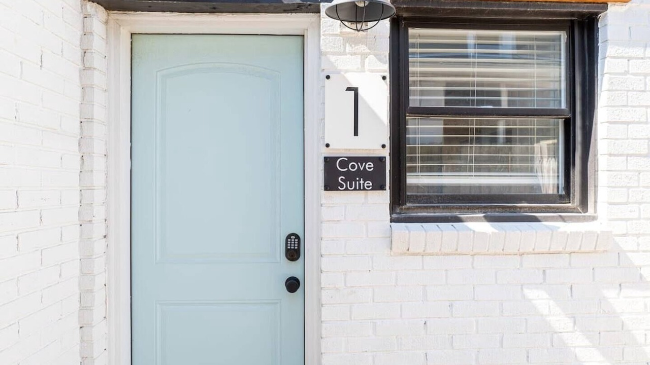 Photo of Outdoor in Cottage Line