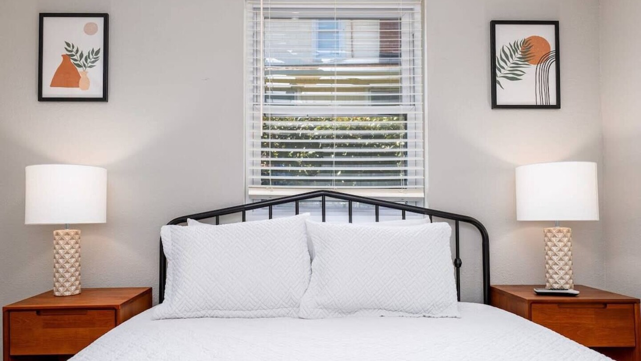 Photo of Bedroom in Cottage Line
