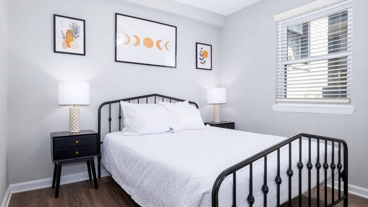 Photo of Bedroom in Cottage Line