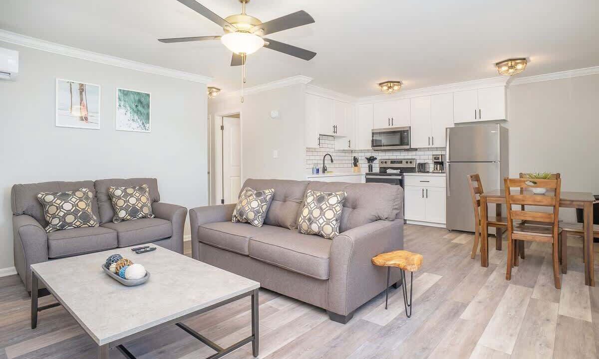 Photo of Livingroom in Bayview