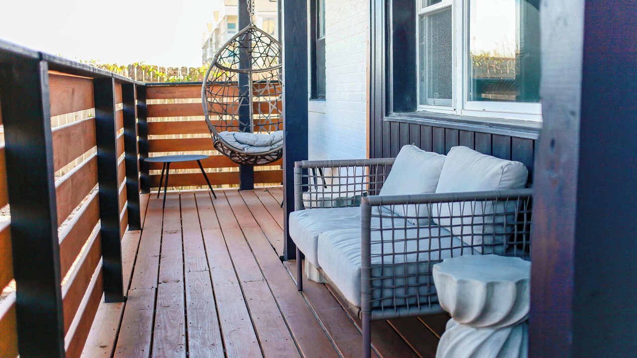 Photo of Patio Balcony in Cottage Line