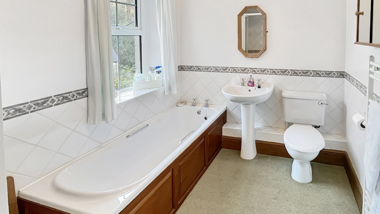 Photo of Bathroom in Lynton