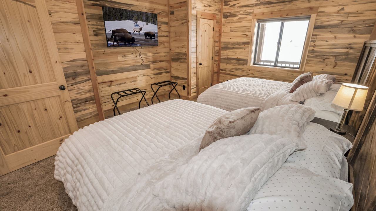 Photo of Bedroom in Island Park