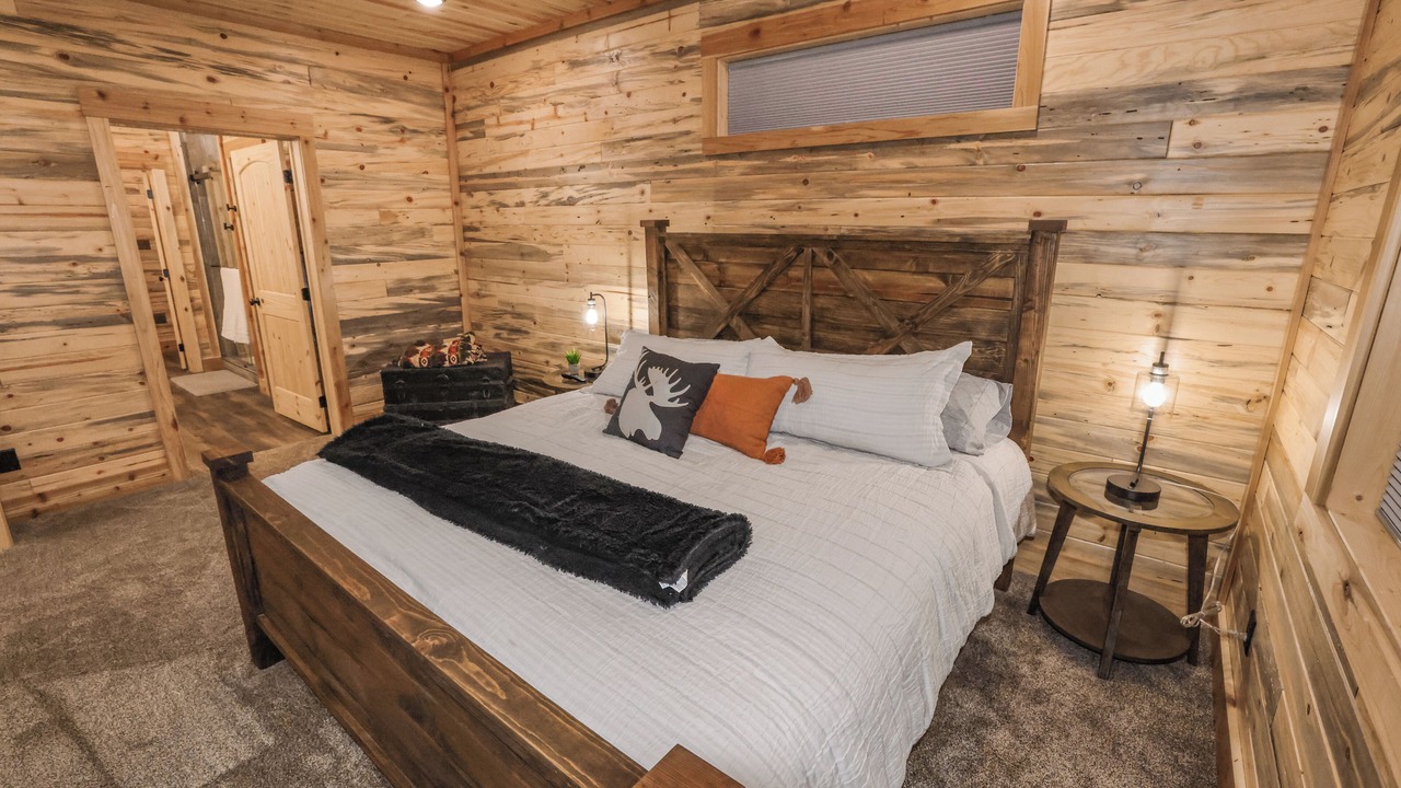 Photo of Bedroom in Island Park