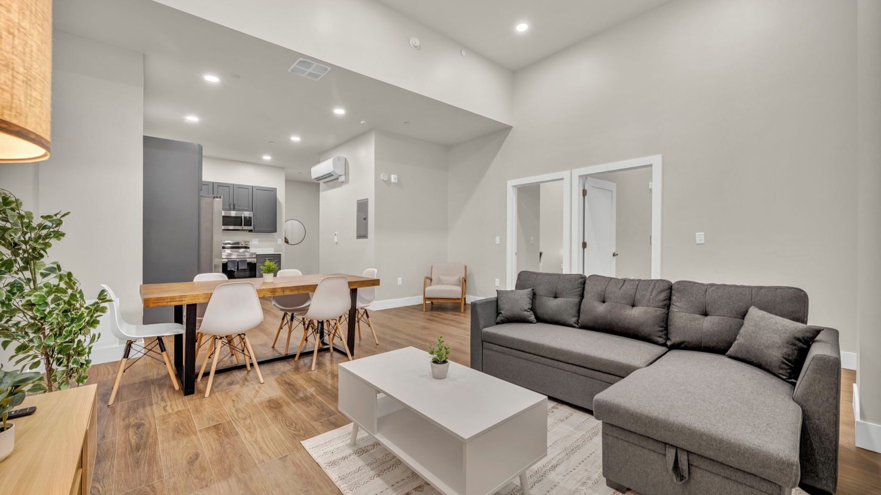 Photo of Livingroom in Cleveland