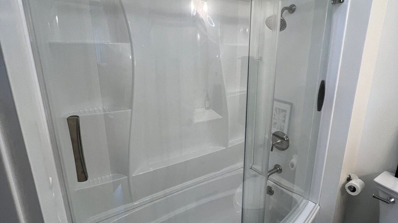 Photo of Bathroom in Redwood