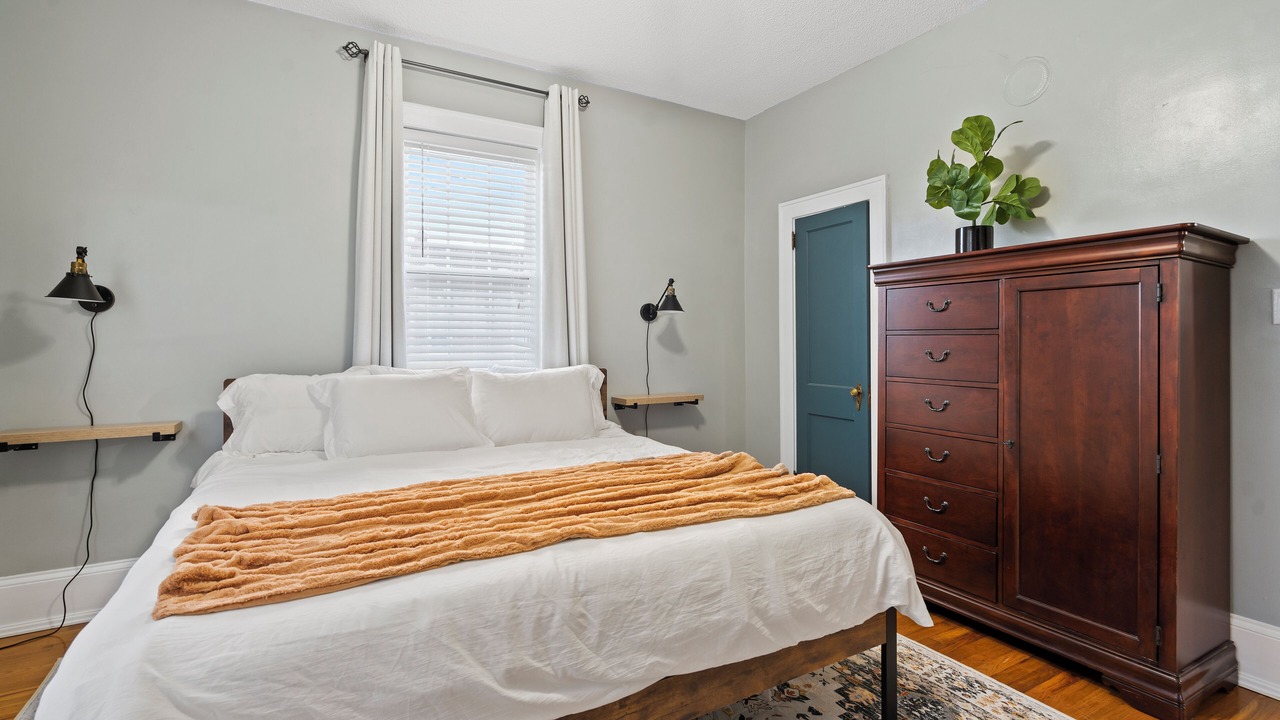 Photo of Bedroom in Greenwood