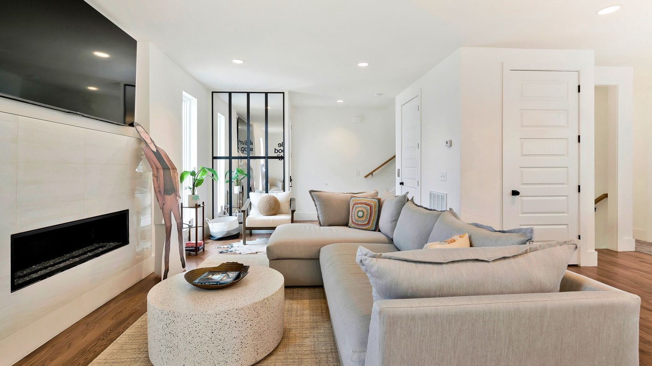 Photo of Livingroom in Katie Hill Neighborhood