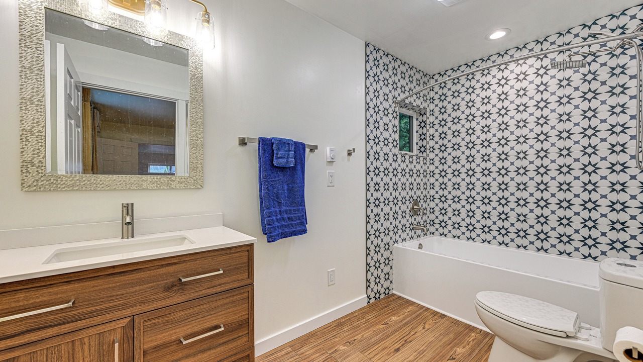 Photo of Bathroom in Eatonville