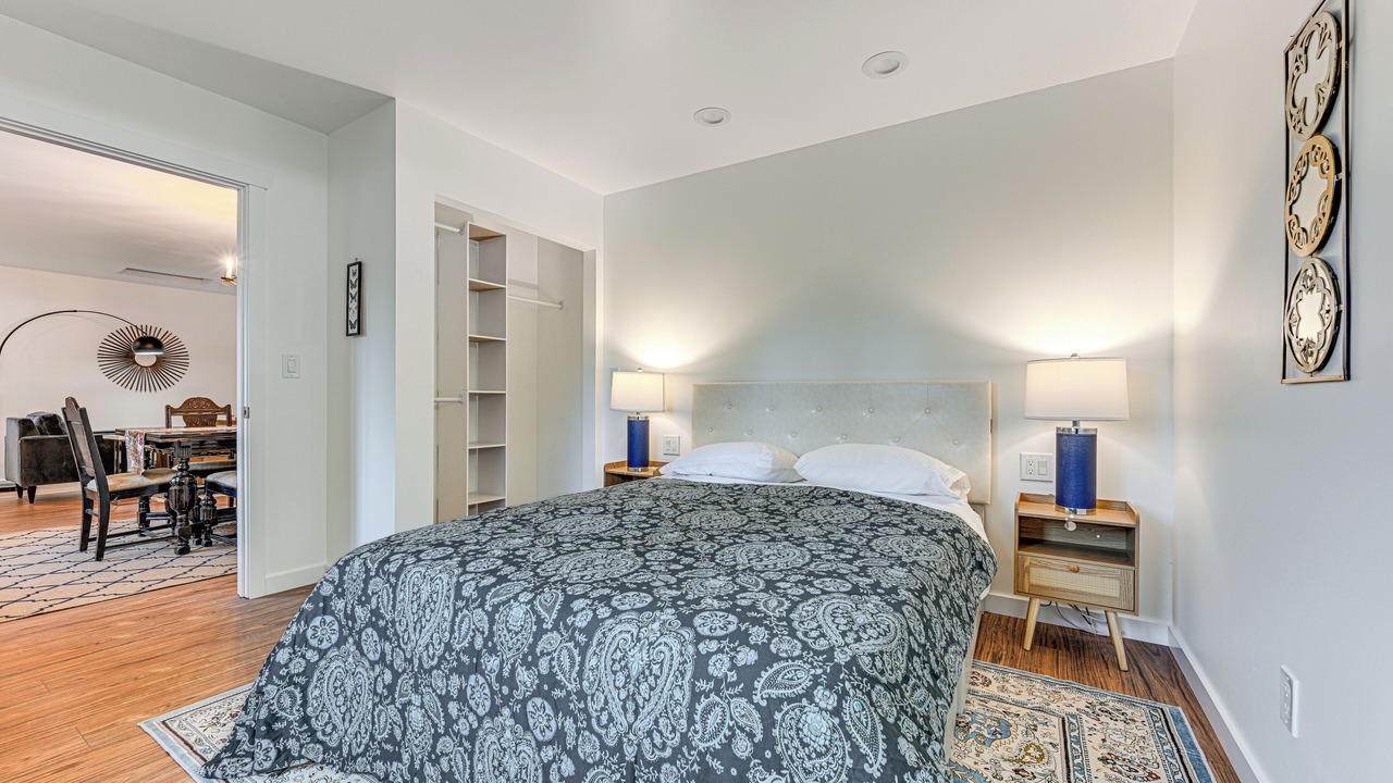 Photo of Bedroom in Eatonville