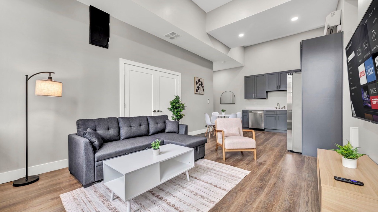 Photo of Livingroom in Cleveland