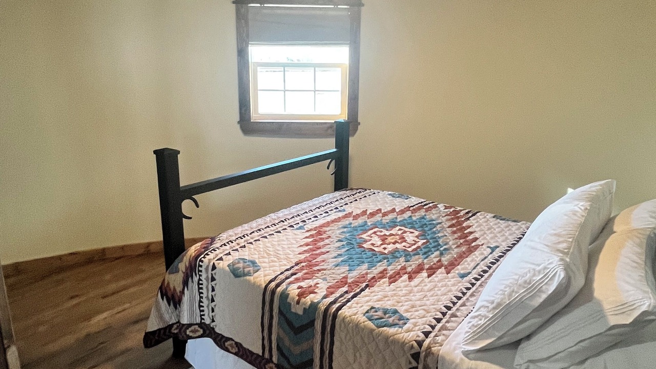Photo of Bedroom in Vinita