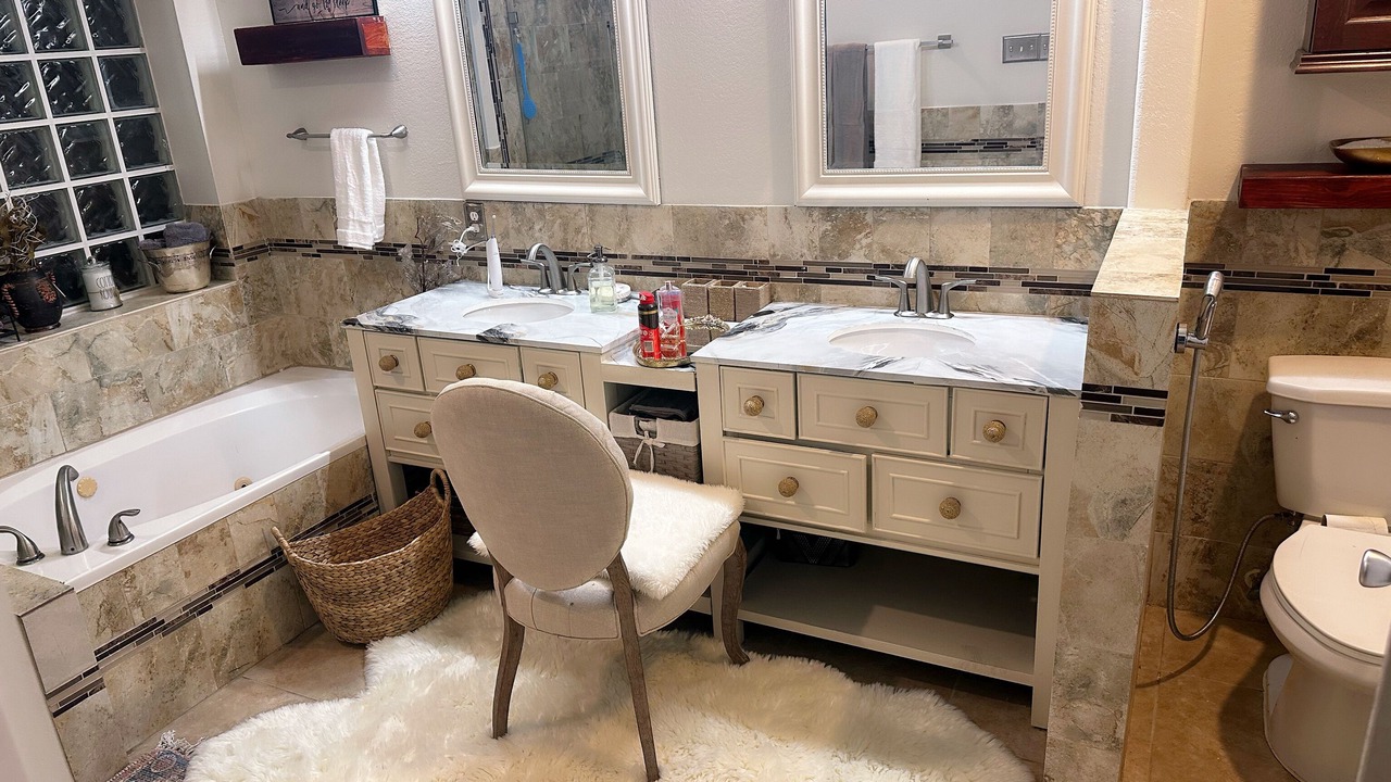 Photo of Bathroom in Forest Ridge
