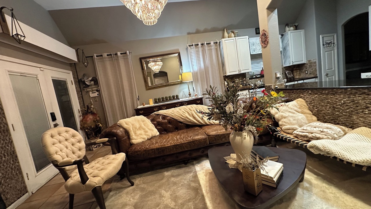 Photo of Livingroom in Forest Ridge