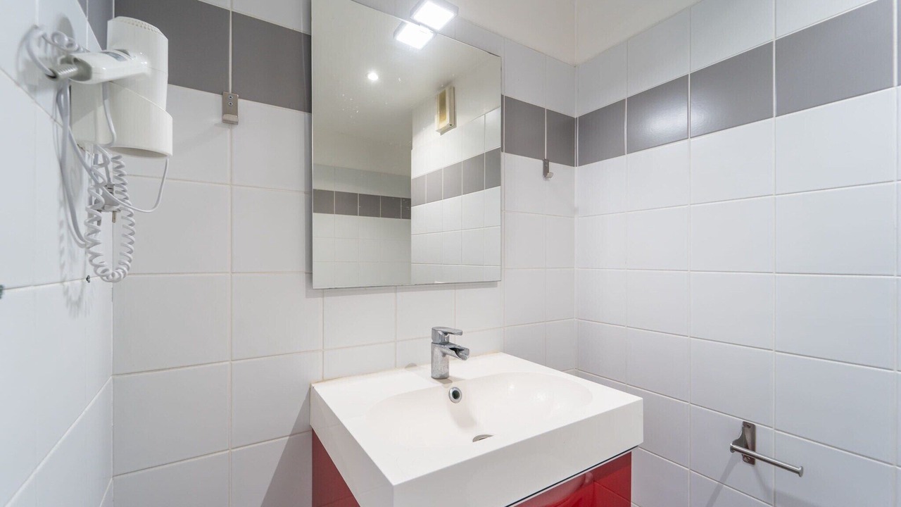 Photo of Bathroom in Quartier de la Salpetriere