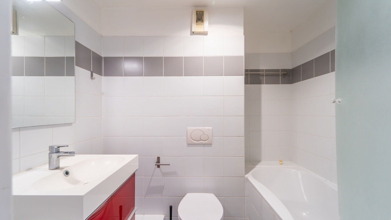 Photo of Bathroom in Quartier de la Salpetriere