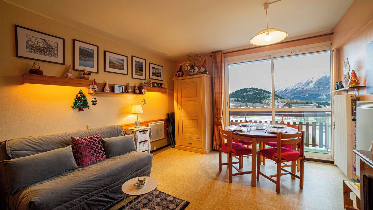 Photo of Livingroom in Saint-Etienne-en-Devoluy