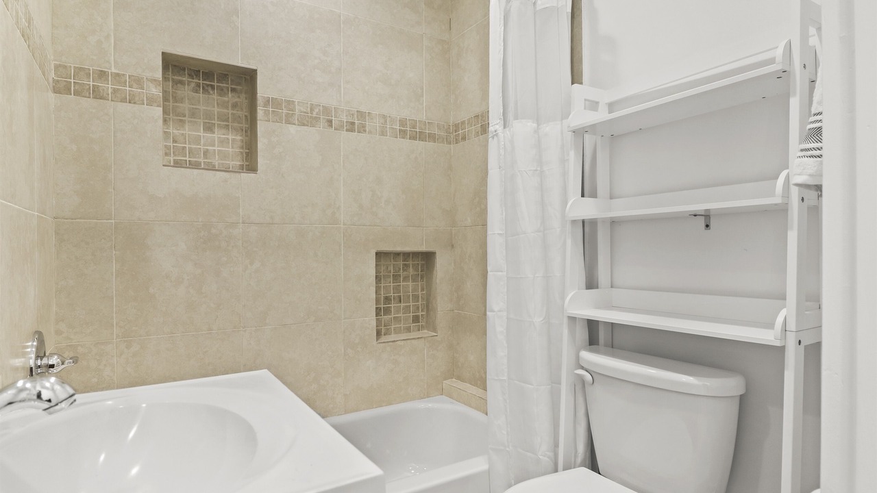 Photo of Bathroom in Parker Ridge