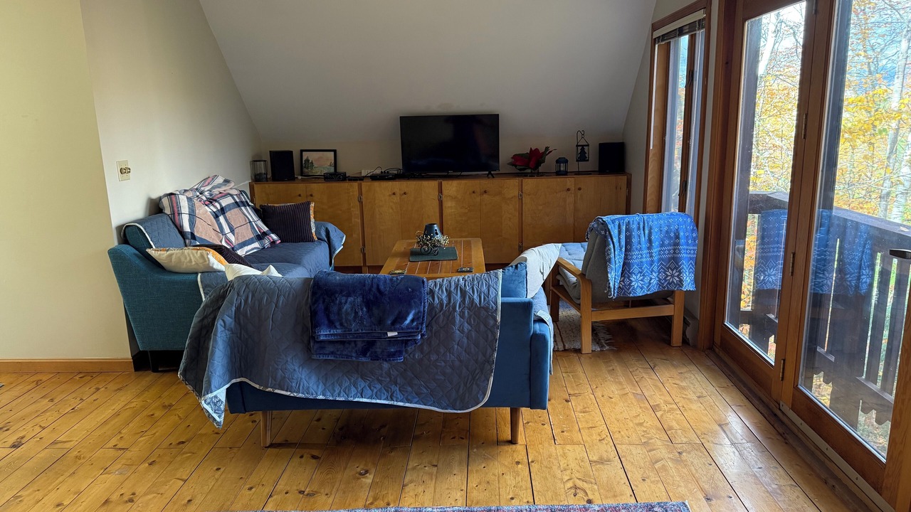 Photo of Livingroom in Thornton